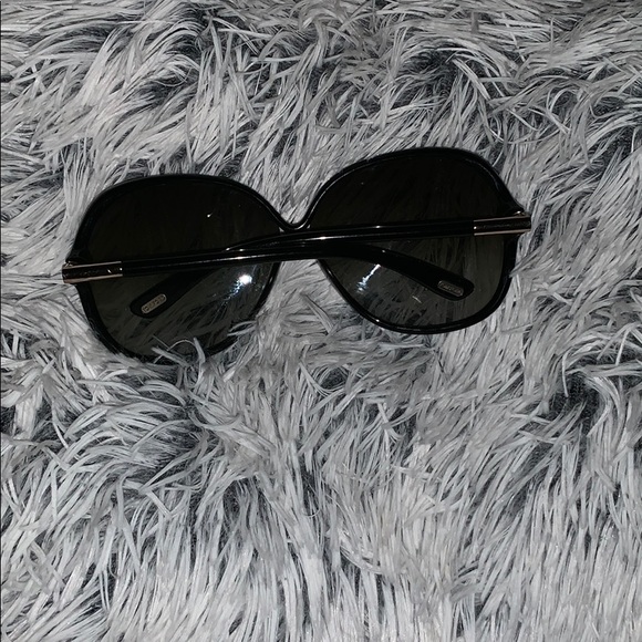 Tom Ford sunglasses 🕶 - Picture 4 of 5